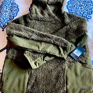 NWT Nike Pullover Sherpa Hoodie Sz Medium DK GREEN